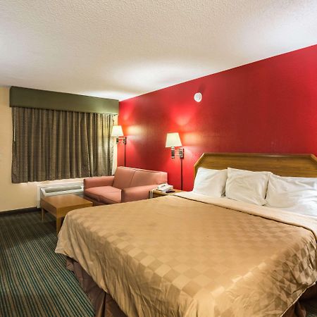 Rodeway Inn Hazlehurst Exterior foto